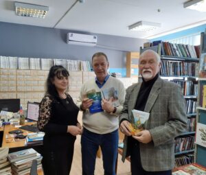 Вручение книг библиотеке им. В. Н. Орлова