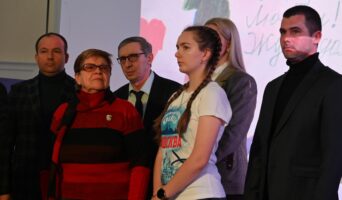 СТИХИ ДЛЯ ФРОНТА. «МЫ ВАС ЛЮБИМ! ЖДЁМ ДОМОЙ!».