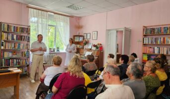 «И долго буду тем любезен я народу, что чувства добрые я лирой пробуждал»…