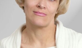 К юбилею поэта.Татьяна Дугиль. О ЛЮДЯХ, СОБАКАХ И МРАКЕ